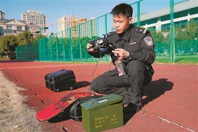 警用無人機時代已至，王牌“飛行員”圓夢(圖1)